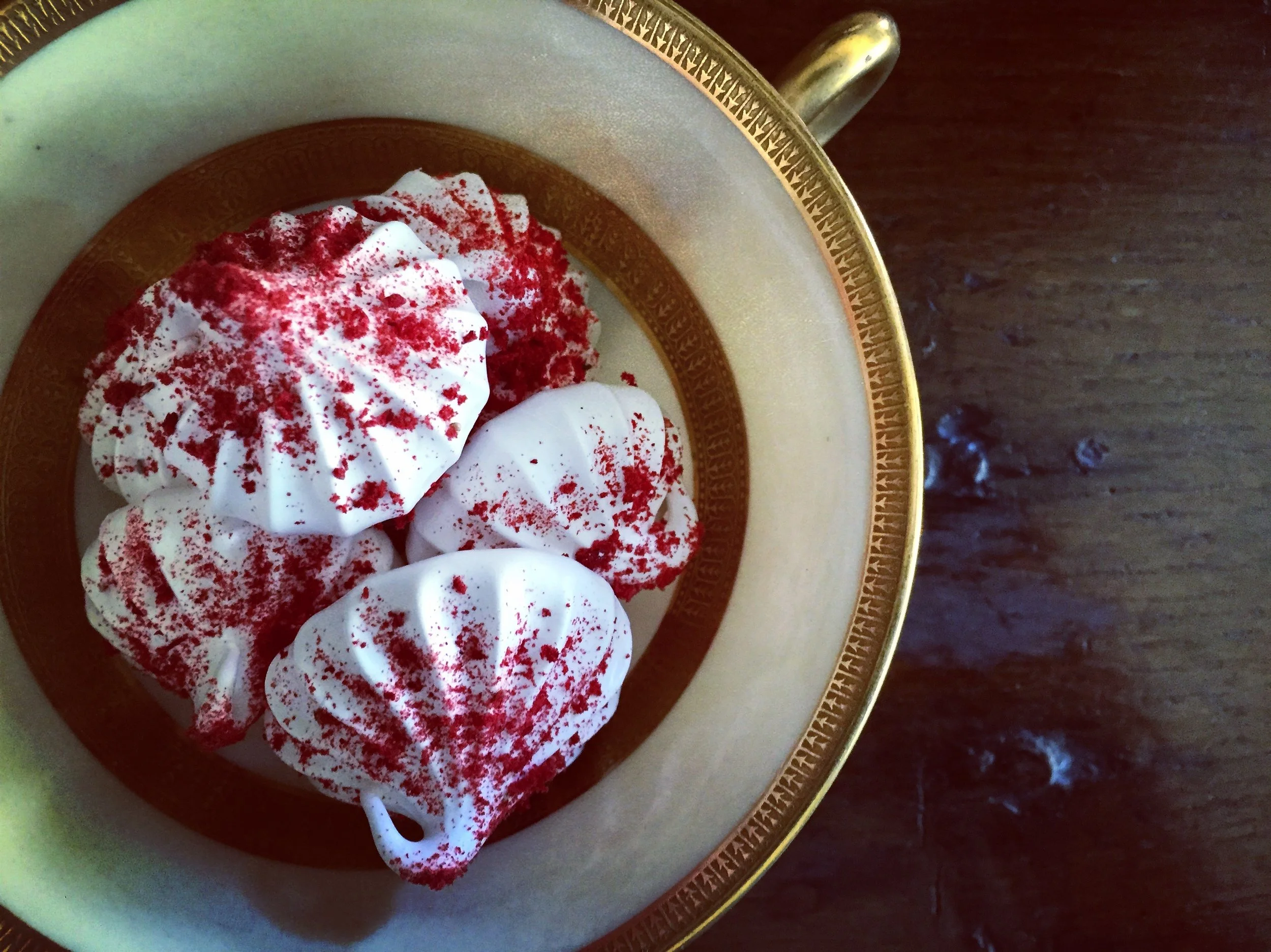 Vanilla Swiss Meringues Dusted with Strawberry Powder