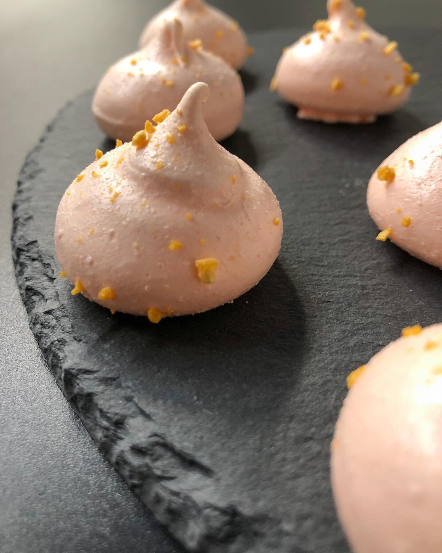 Our second spring meringue offering is Passionfruit! The balance of tart and sweet will leave you wanting more. Order through our bakeshop today!
.
.
.
#manalbashir #passionfruit #springflavours #torontopastry
📸 @danialarifrauf