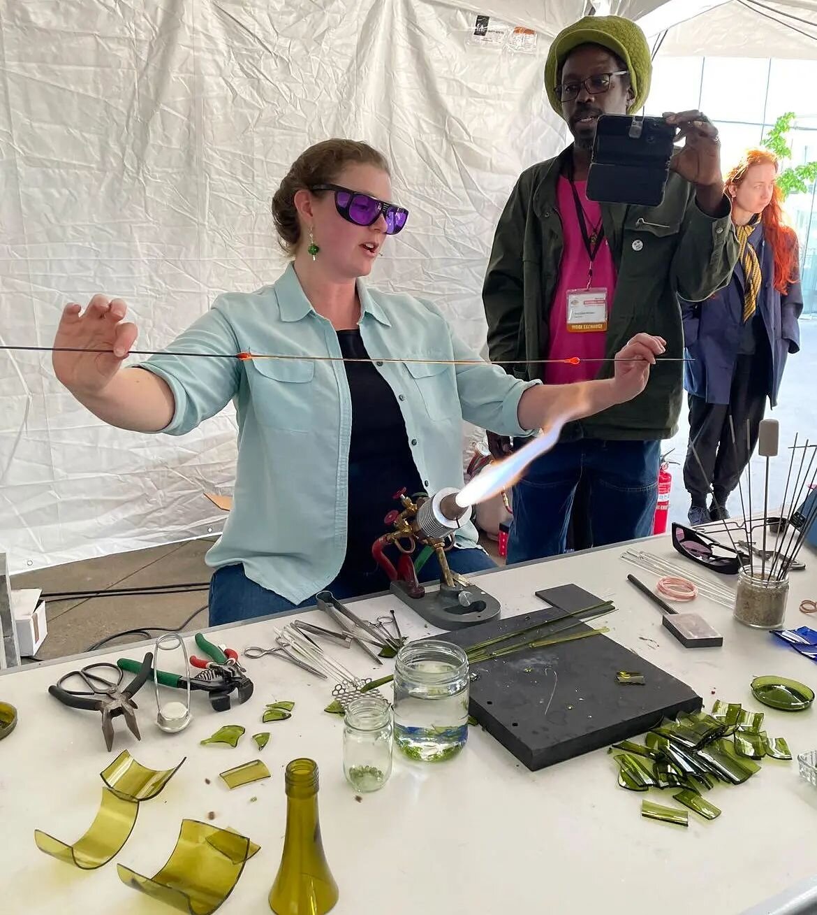 I'm still just processing how amazing the Glass Art Society Conference was!

To get to hug friends I hadn't seen in years, make new friends, and be re-inspired by the overwhelming enthusiasm for all things glass was simply spectacular!!!

📷 #tacomag