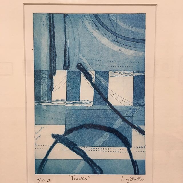 My collagraph print &lsquo;Tracks&rsquo; SOLD two editions at &lsquo;Impressions&rsquo; exhibition @posklondon - editions still available😉 Open today. /
/
/
/
/
/
#collagraph #print #printmaking #tracks #artforsale #ink #ravenscourtpark