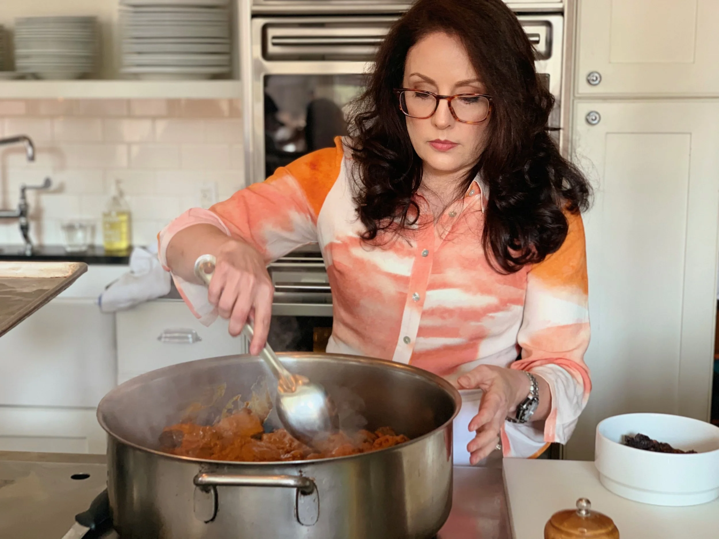 Image of cookbook author Tracey Medeiros.