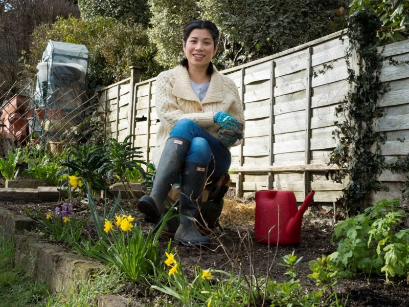 Joyce enjoying her borrowed garden. What a fab idea!