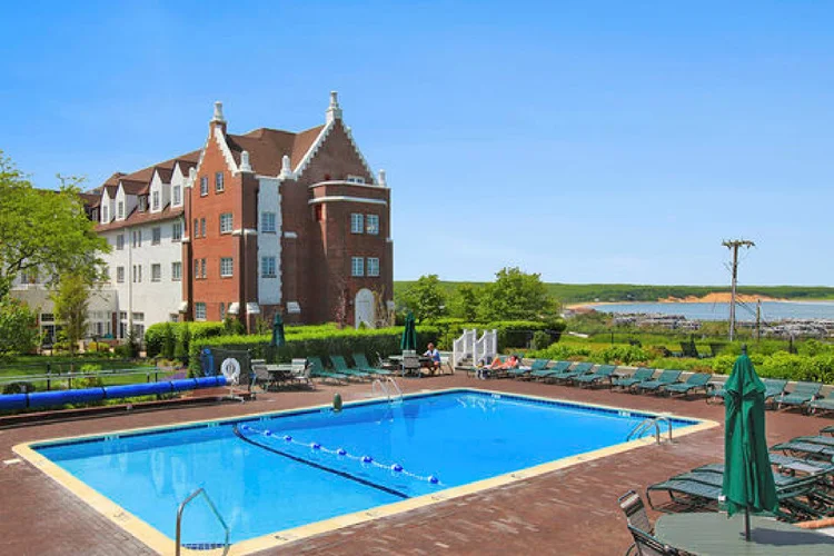 gallery_outdoor_pool.jpg