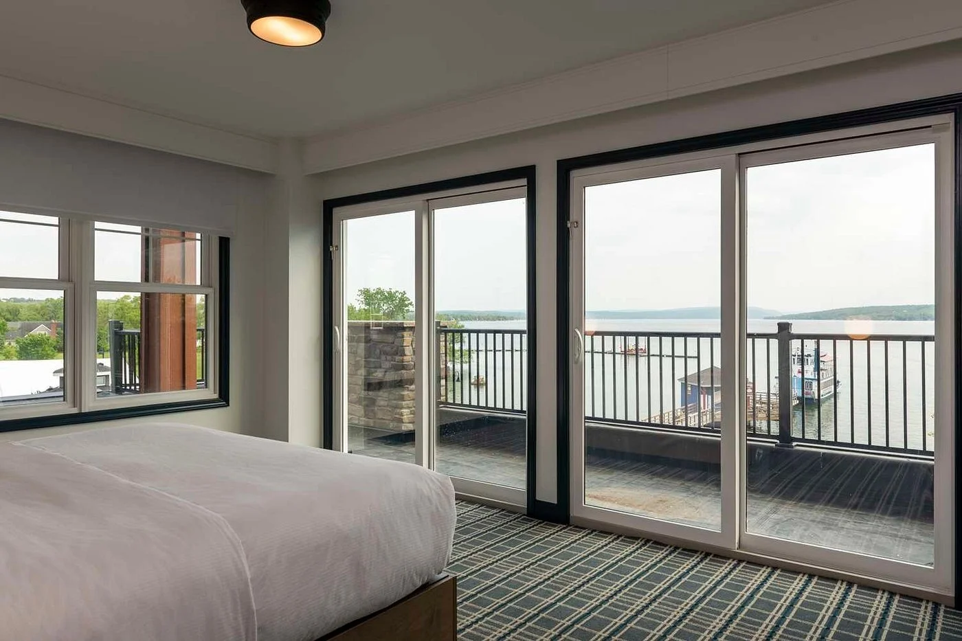 guest-room.jpg