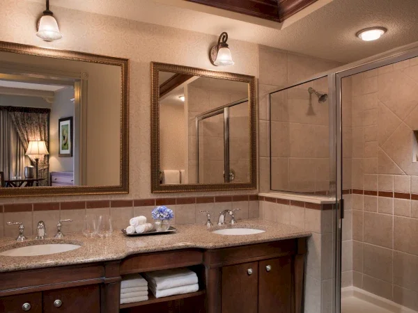 hb_maintower1bedroombathroom_v1_current_1.600x450.webp
