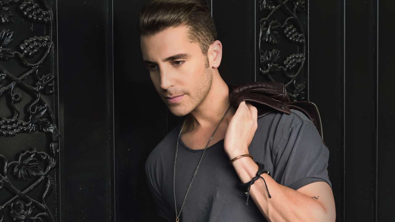 Nick Fradiani runs the gauntlet