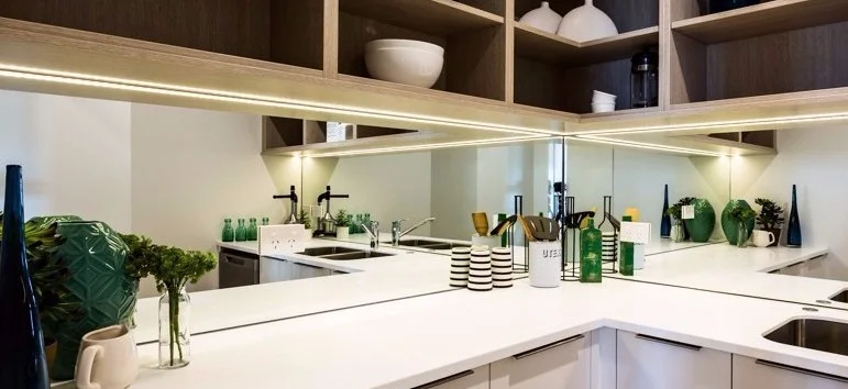 Mirrored glass splashback
