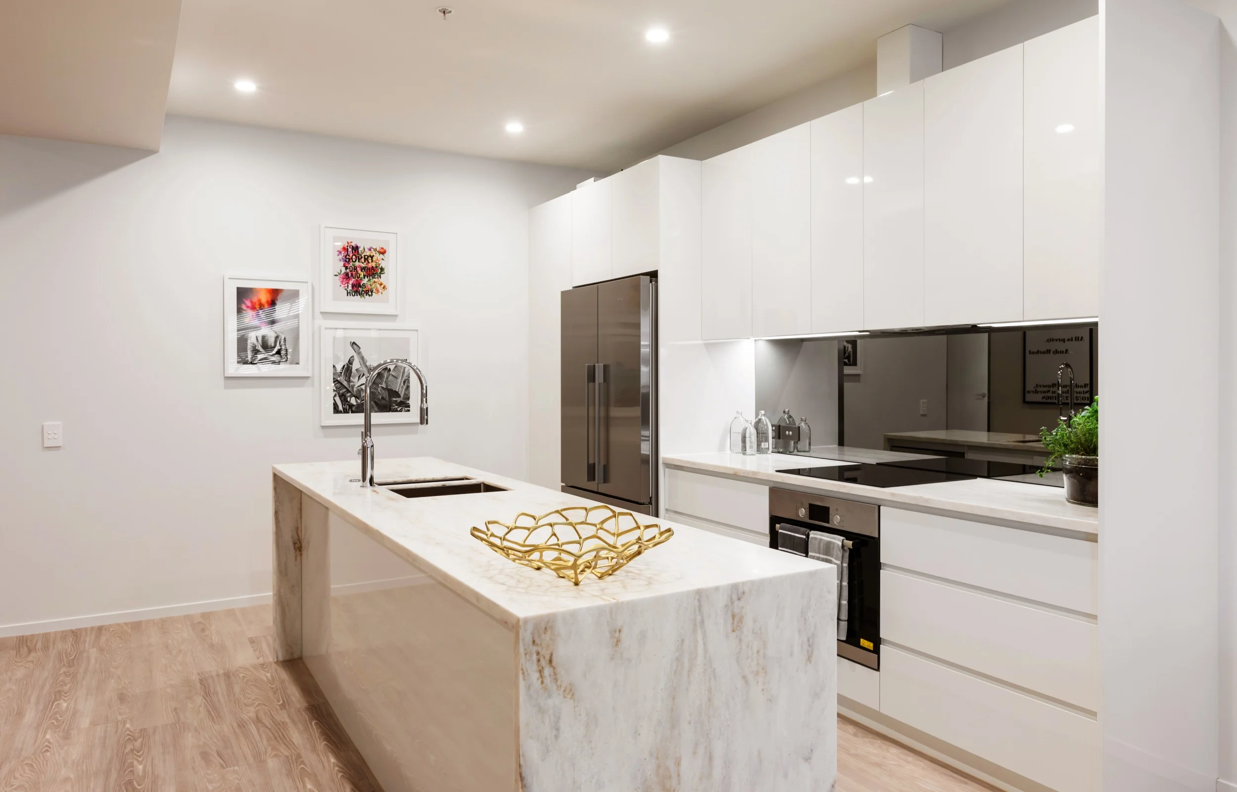 Smokey Mirror Kitchen - Hereford Apartments