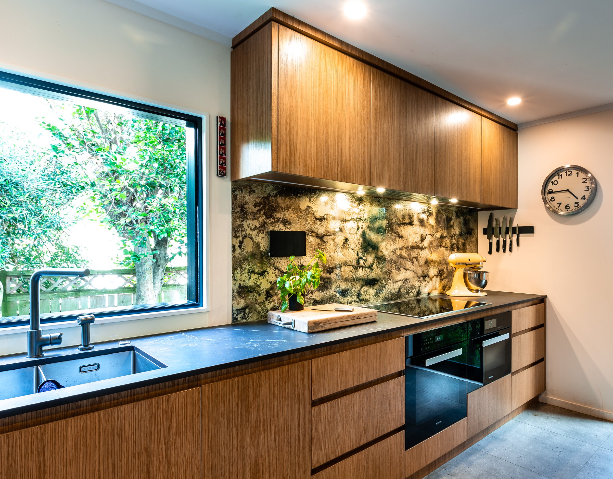 Kitchens by Design - splashback - marbled glass.jpg