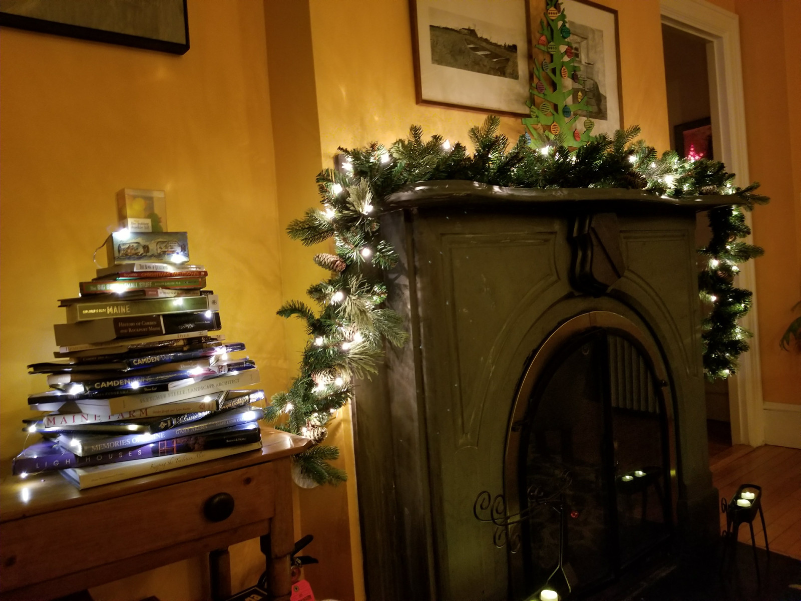 Camden Windward House Living Room at Christmas