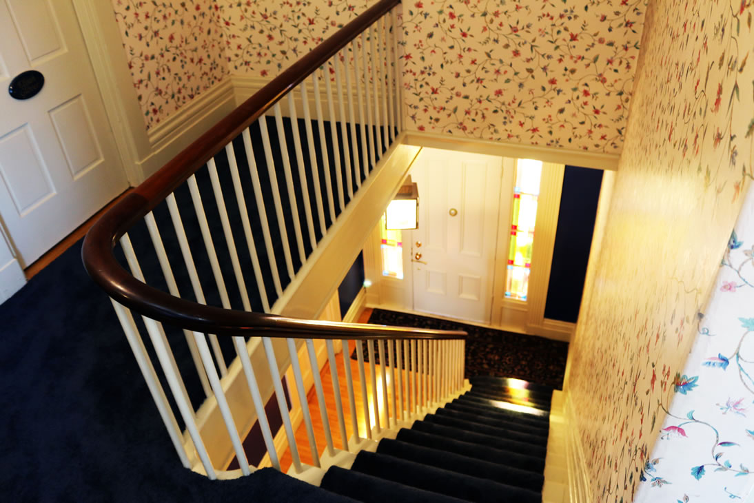 camden-maine-hotel_stairs1.jpg