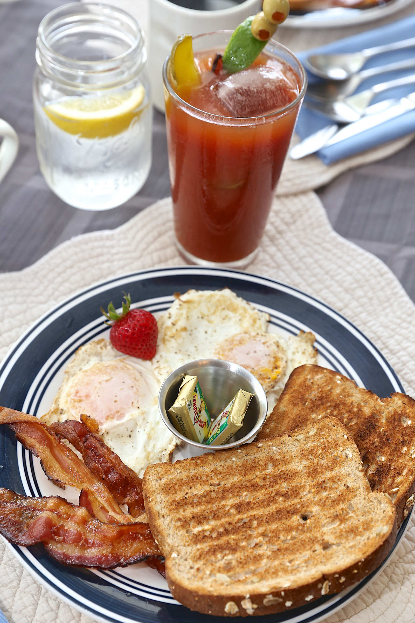 over-easy-bacon-bloody-mary-web.jpg