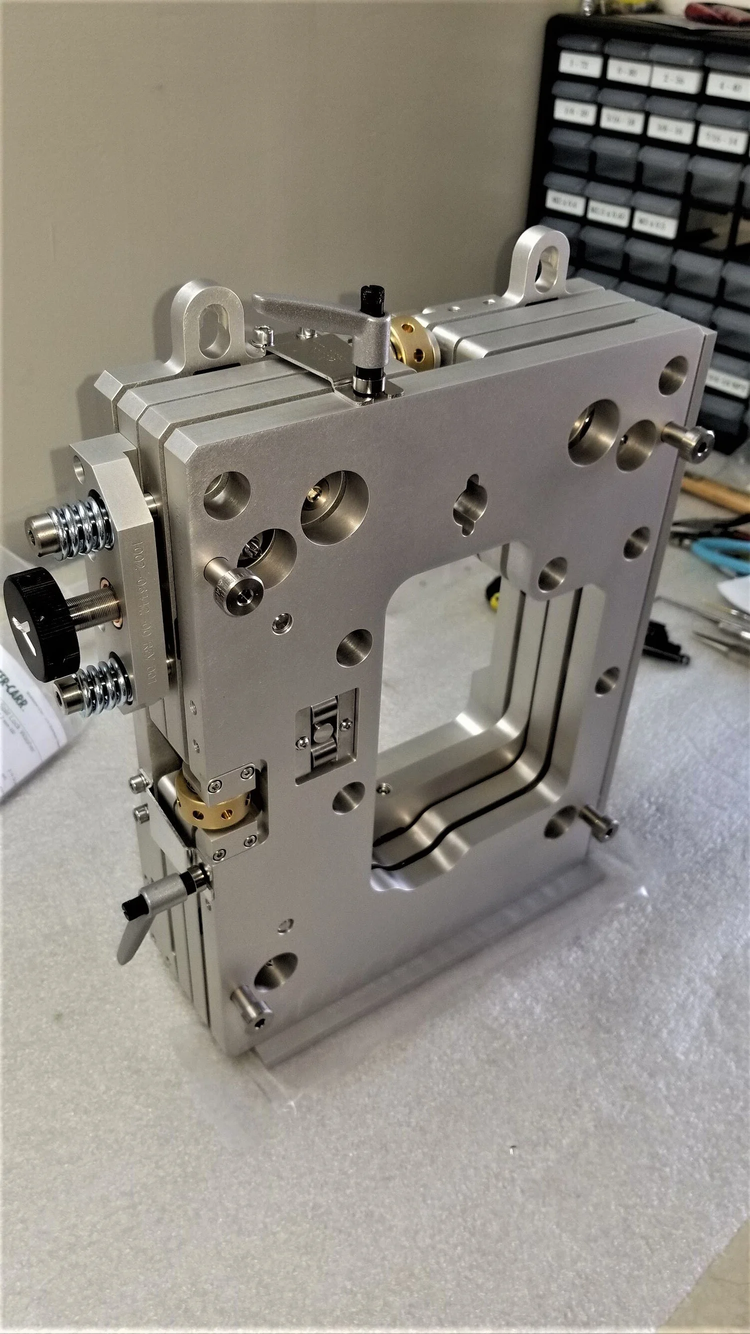 1-XY_Axis_Main_Adjustor_R003.jpg
