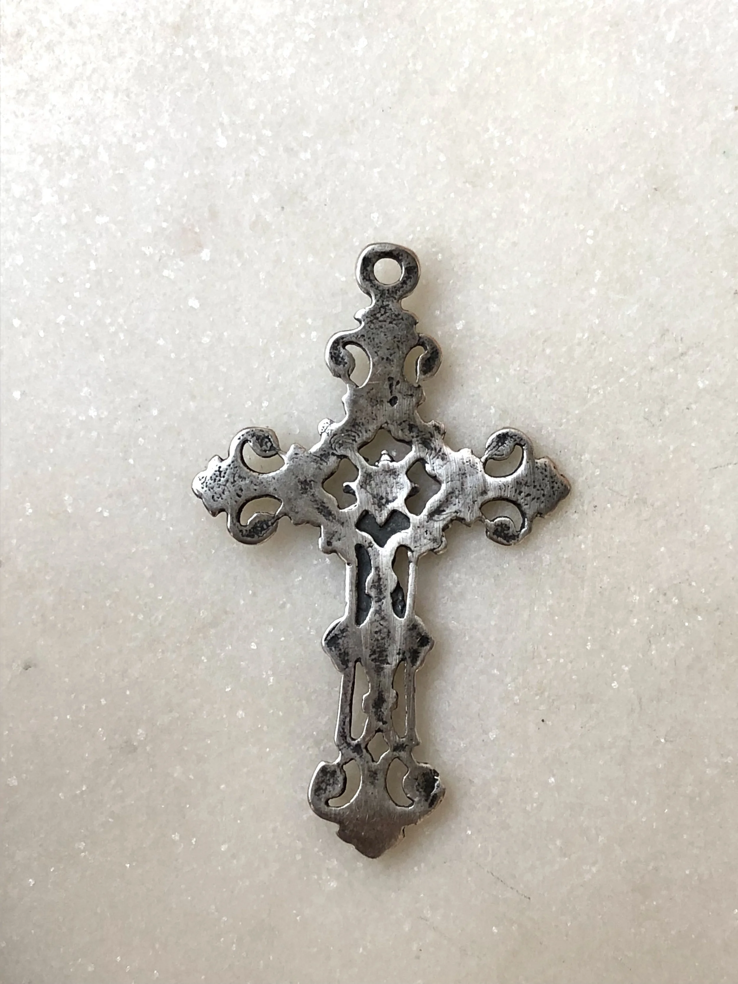 A picture of a sterling silver filigree crucifix