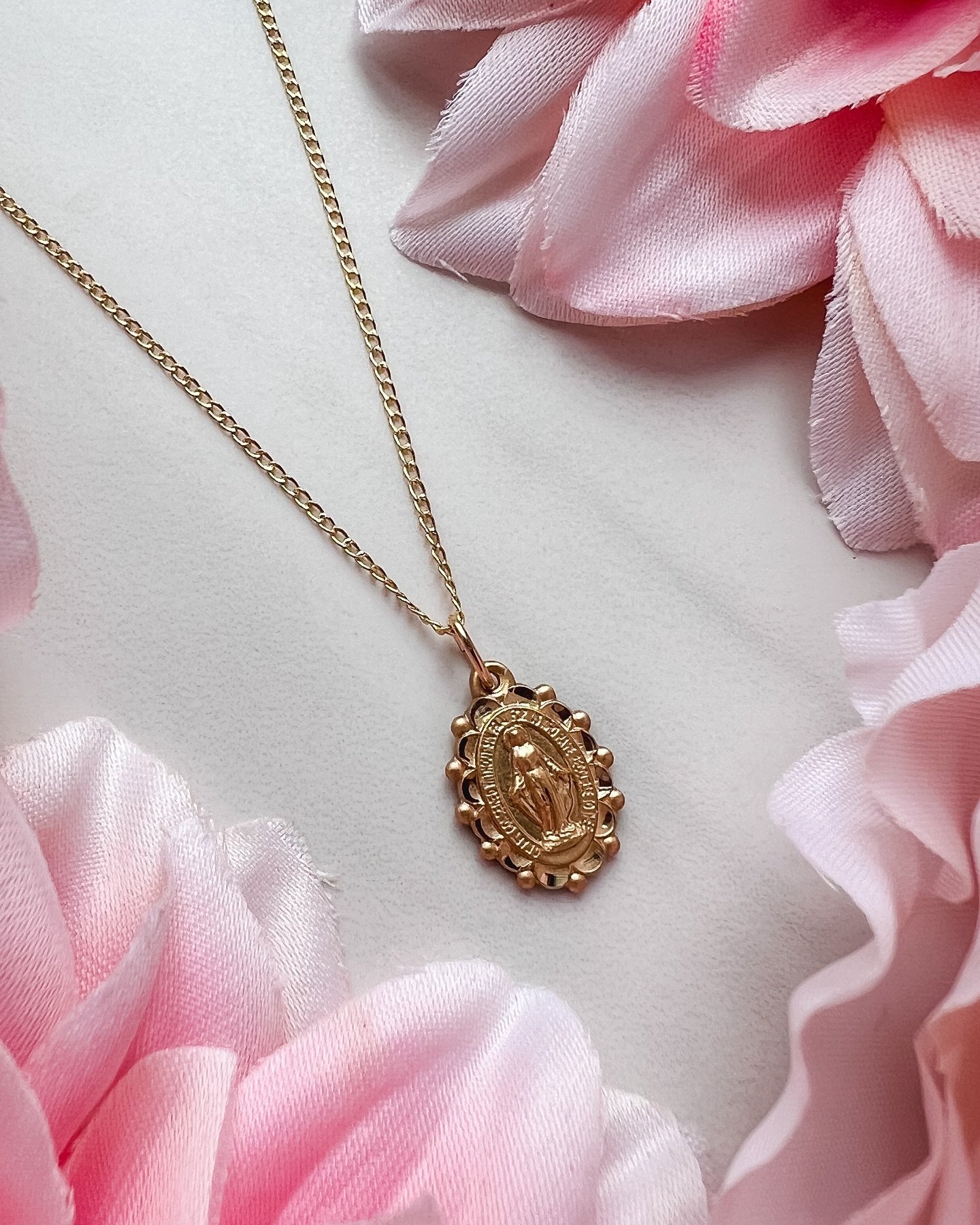 Petite Miraculous Medal Necklace 🩷

This beauty is available in 14k gold, gold filled, and sterling silver. It&rsquo;s pretty and small and make a lovely gift for all ages. You can find it in our Jewelry section on our website!

We&rsquo;ve been qui