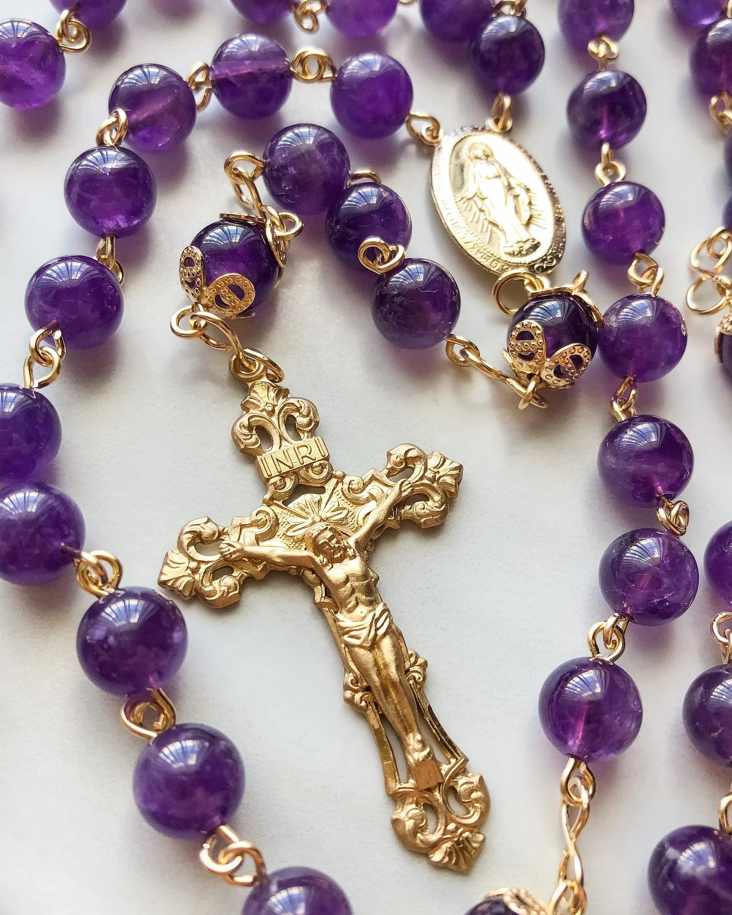 First Sunday of Advent 💜

All rosaries and jewelry are on sale! Celebrate the start of the new liturgical year by enhancing your prayer life and deepening your devotion to the rosary. In need of a rosary for yourself or a loved one? Design your own 
