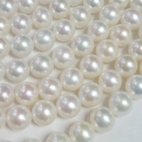 pearls round purple label M23028.png