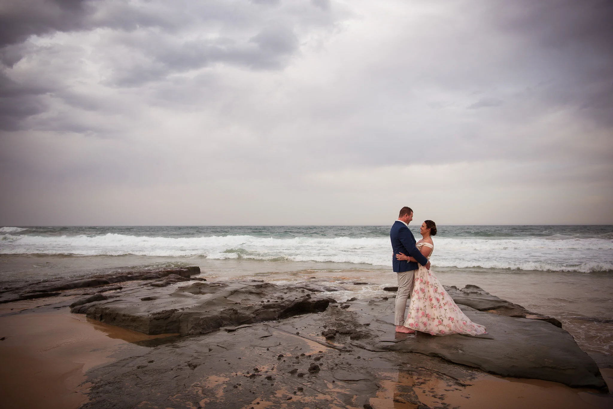 Bianca &amp; Malcolm | Wollongong Beach | Elopement