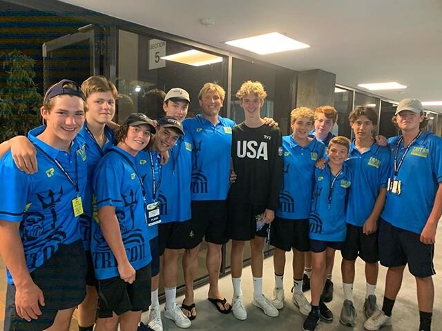 New recruit for Triton at AYWPC this week - Jesse Smith @gosmithnow from Team USA, Captain,193cm 109kg and lining up for his 5th Olympics! 
What a blast the boys got getting to meet him and he wanted one of our New polos 👕 that have looked amazing t