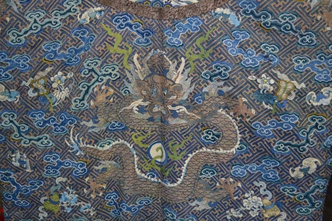 Chinese textiles,...summary and link to page...