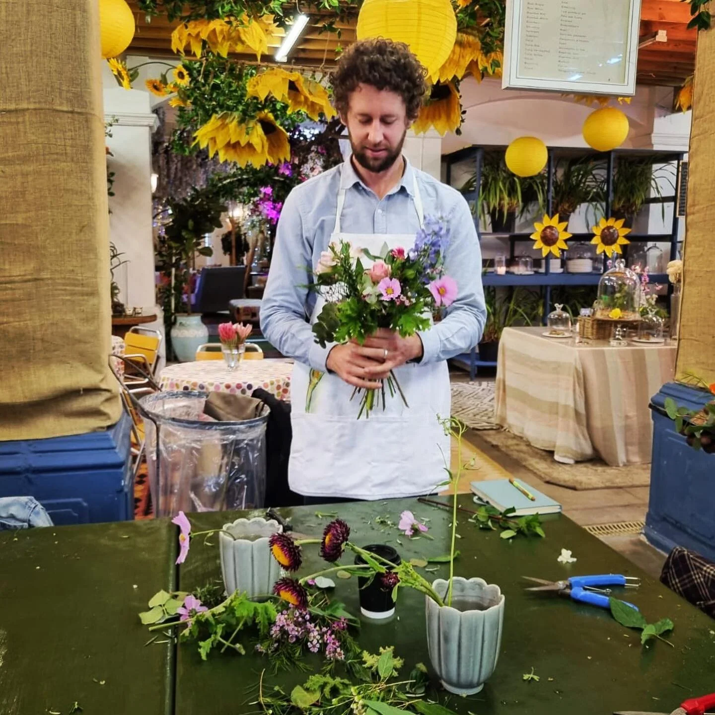 A week later and I&rsquo;m still buzzing from the incredible Tussie Mussie workshop at @flowercafect 

Do yourself a favour, fall down the rabbit hole and land in this other worldly place with charming people, delicious coffee, snacks and loads of cl
