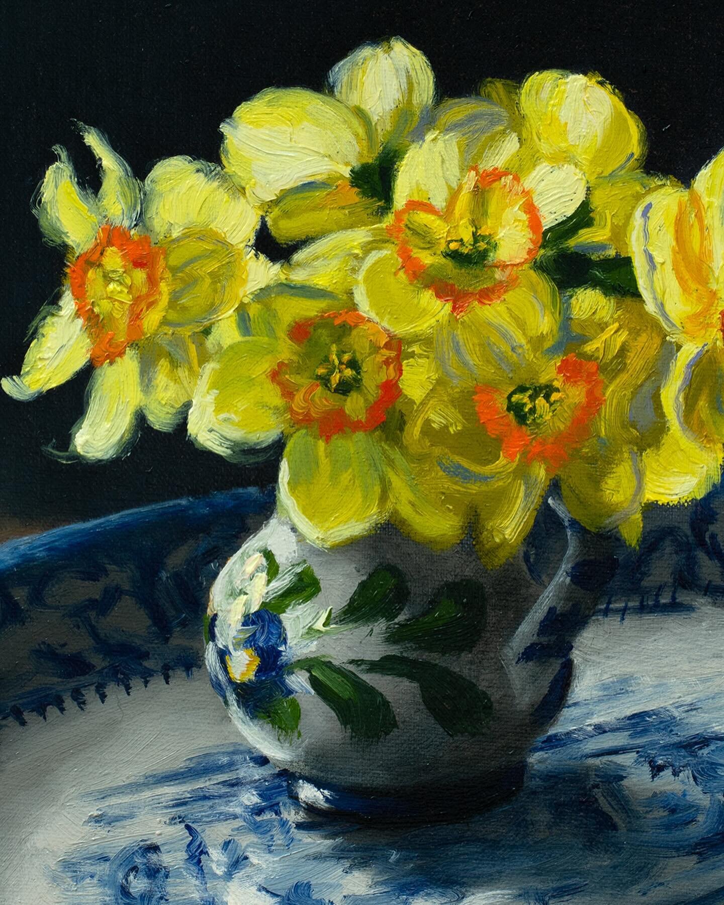 Glowing daffodils are @principlegallery for their upcoming 30th anniversary exhibition. It&rsquo;s such an honor exhibiting there. Drop by if you can. Opening is Friday, March 22nd. 

#Elizabethfloydart #floralstilllife #daffodilpainting