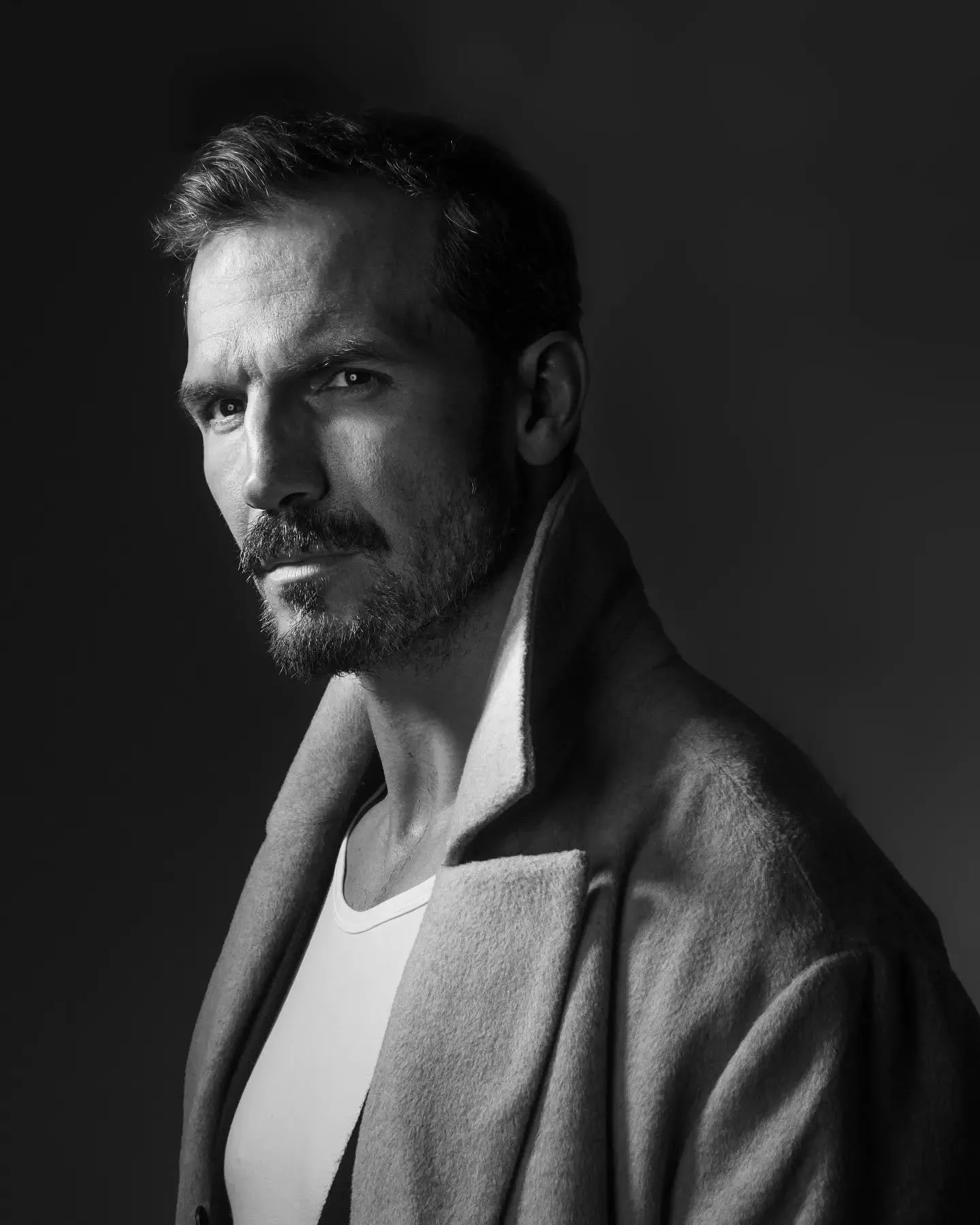 One of my favourite images from the lighting workshop with @chrisdavisstudio.

Model - @cowieadam 
Stylist- @madamjojocreative 
Studio - @niltonistudios