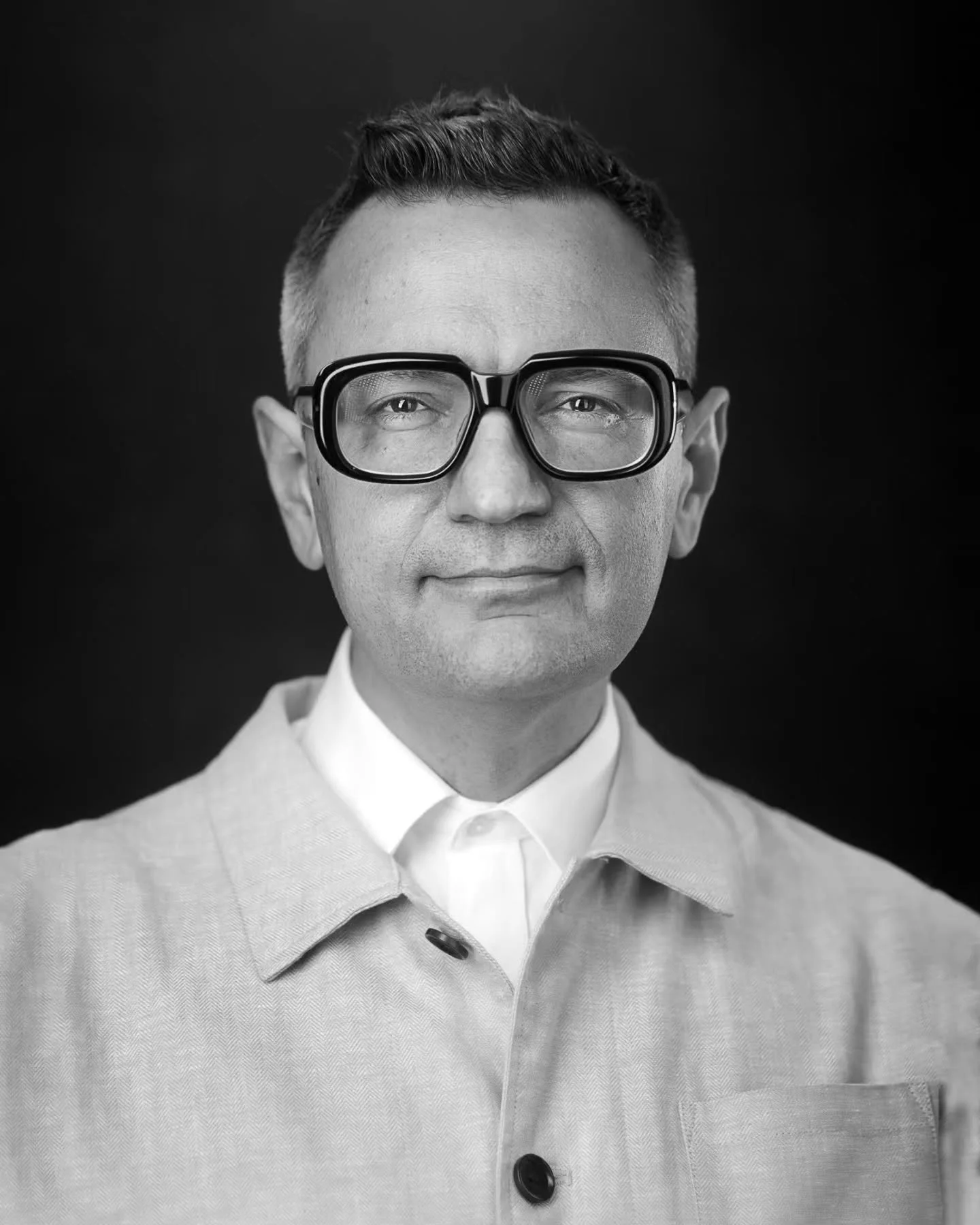 Kiril wearing @nicheoptical for his headshot session.

#headshots #specs #businessheadshots #headshotsmatter 

@headshots.matter