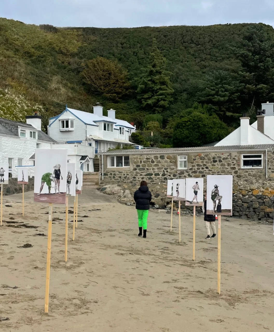 sTand still • Ty Coch Inn Beach