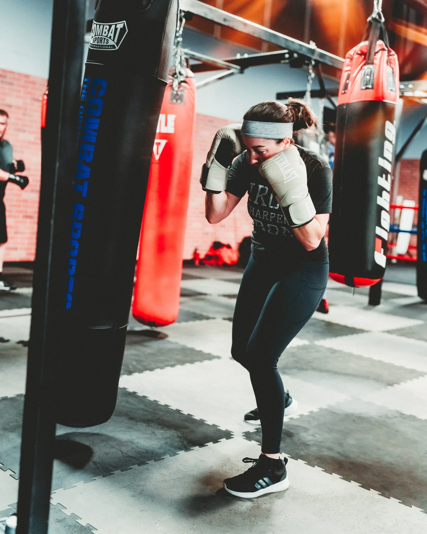 Get over that midweek slump with some time on the bags! See you at the gym! 🥊😤