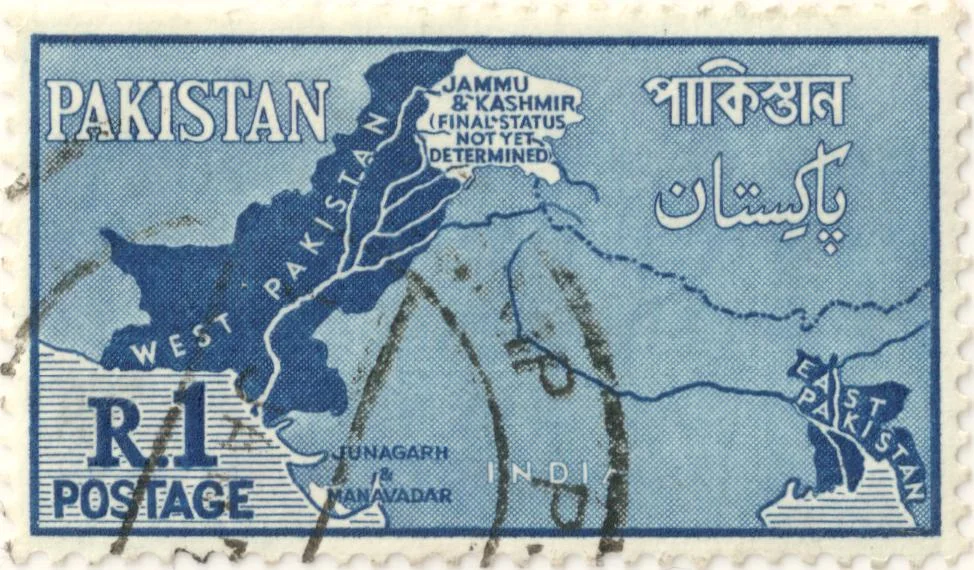 Map Pakistan postage, R. 1, blue, stamp, West Pakistan, East Pakistan, India, Jammu & Kashmir (Final status not yet determined), Junagarh & Manavadar.jpg