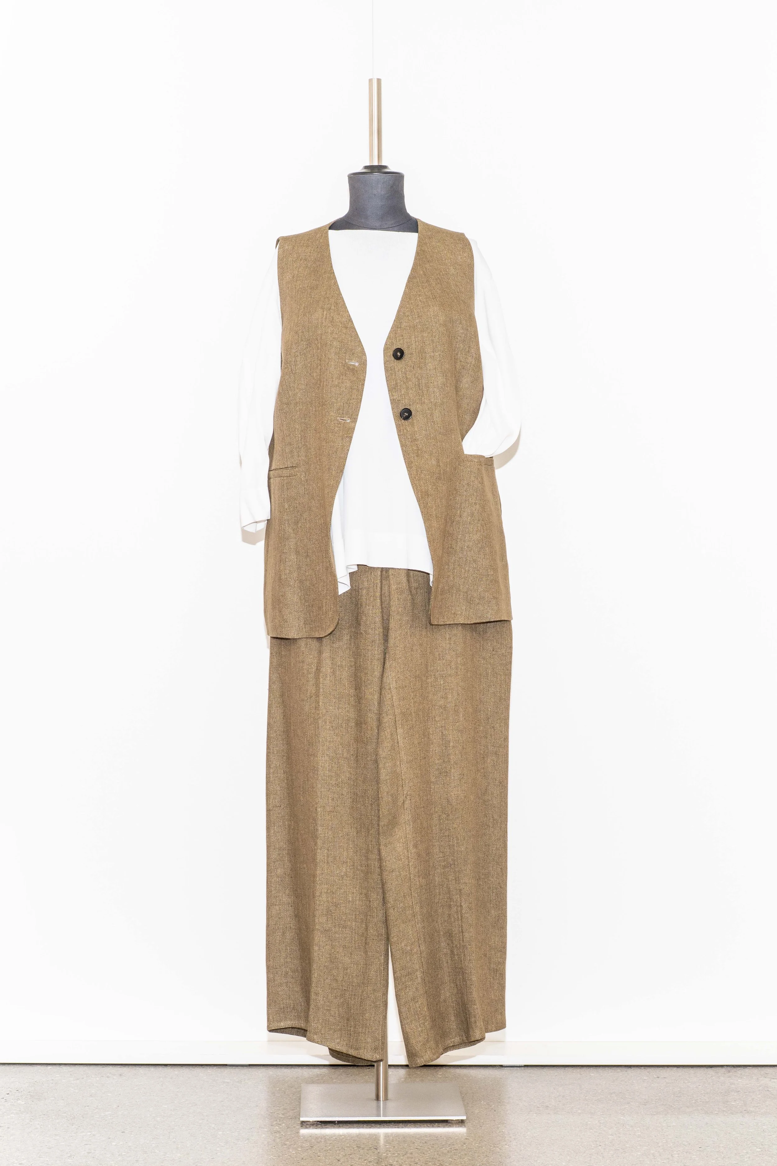 hose nova chf 450 / gilet nika chf 560