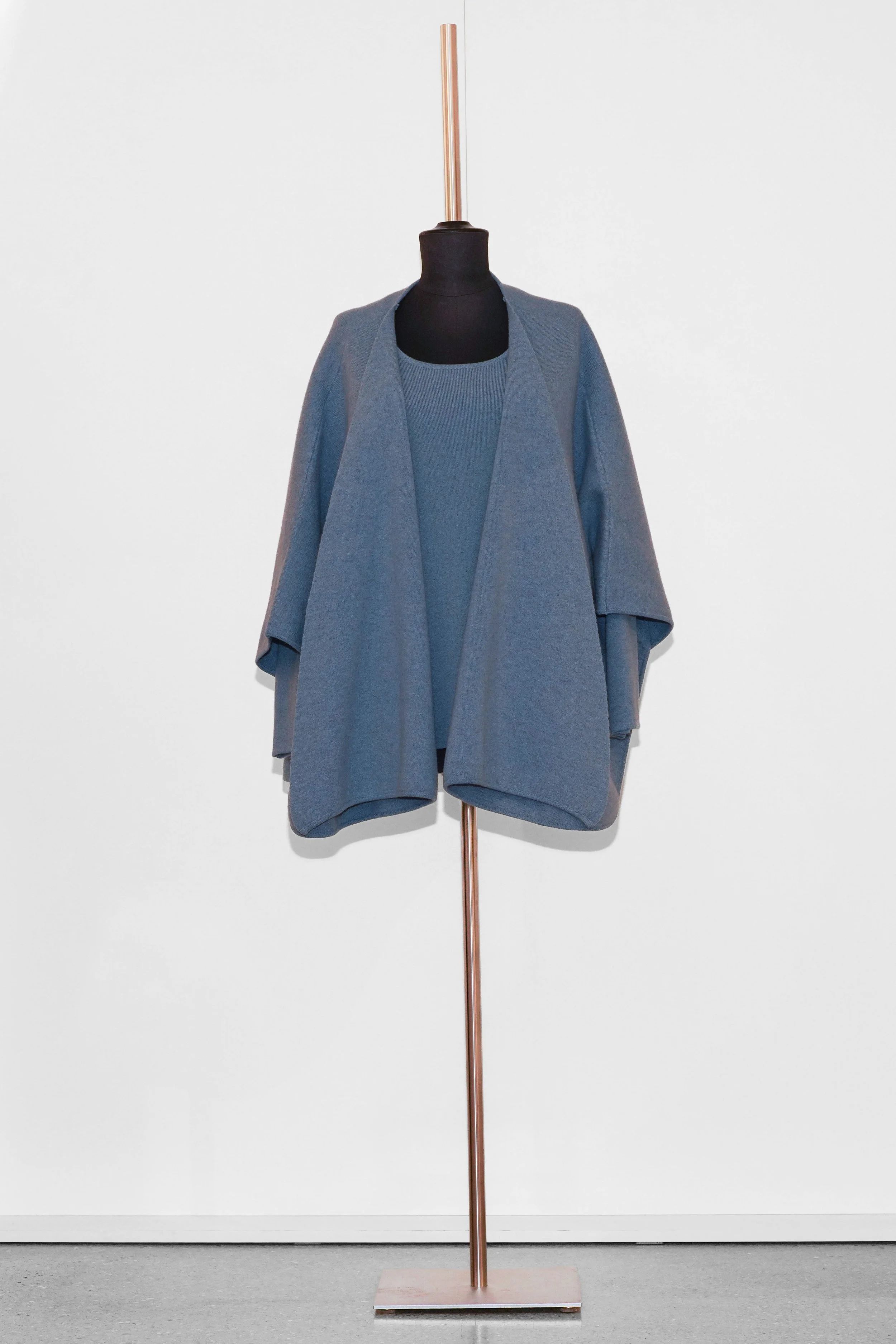 cape olwen und pullover olin
