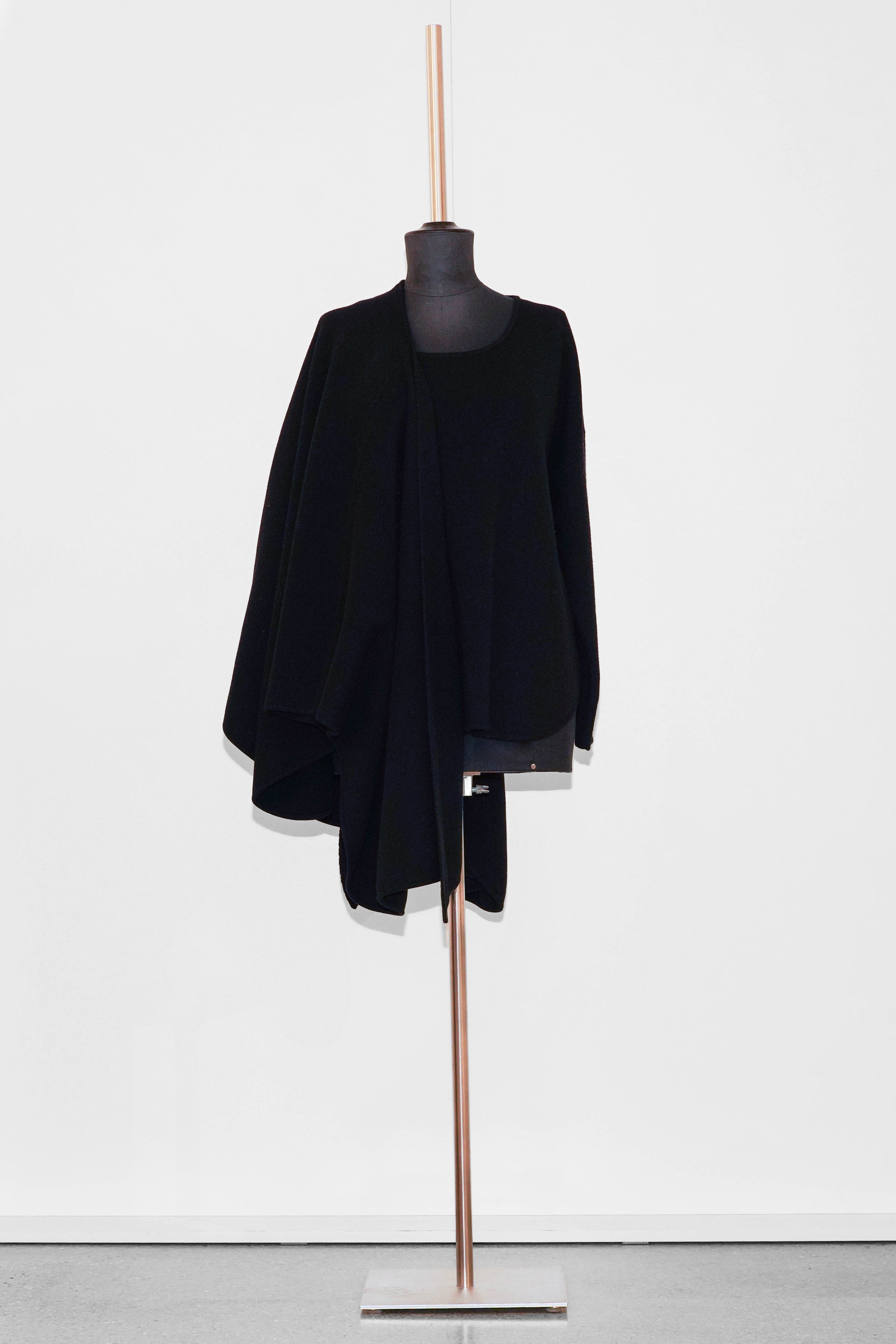 cape olwen und pullover olin