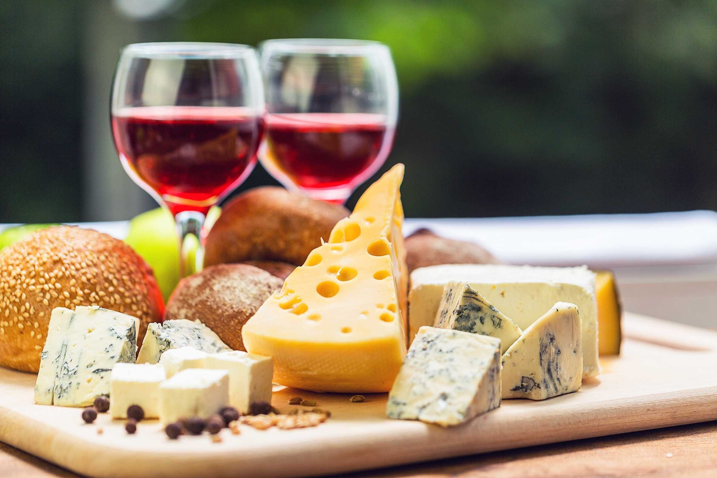 wine_cheese_party_textures_DragojaGagiTubic-1004387517.jpeg