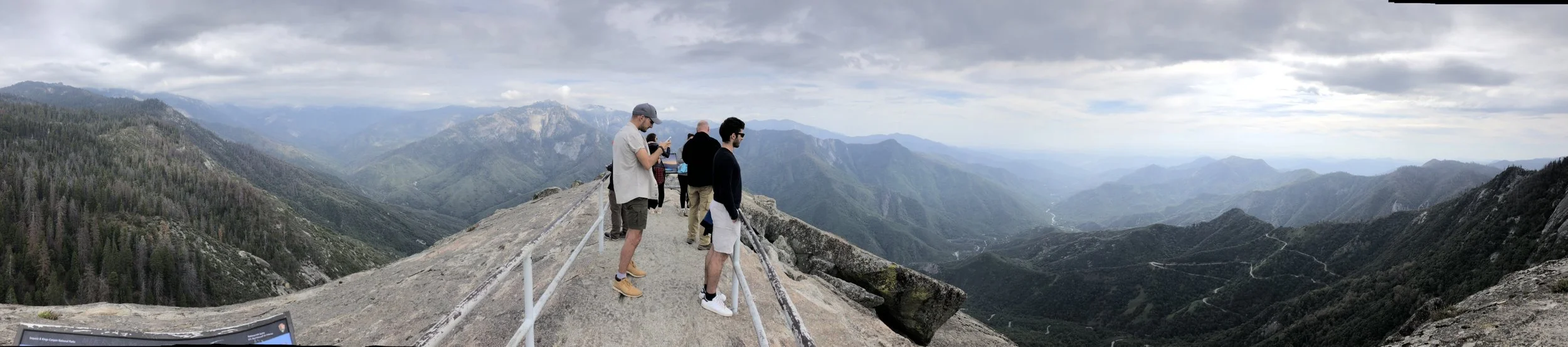 Panoramic view from the top of Moro Rock