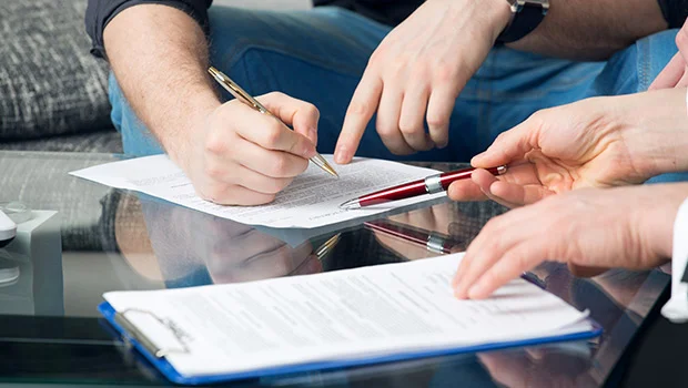 SKP_HIA_The-Importance-of-an-Employment-Contract-620x350.jpg