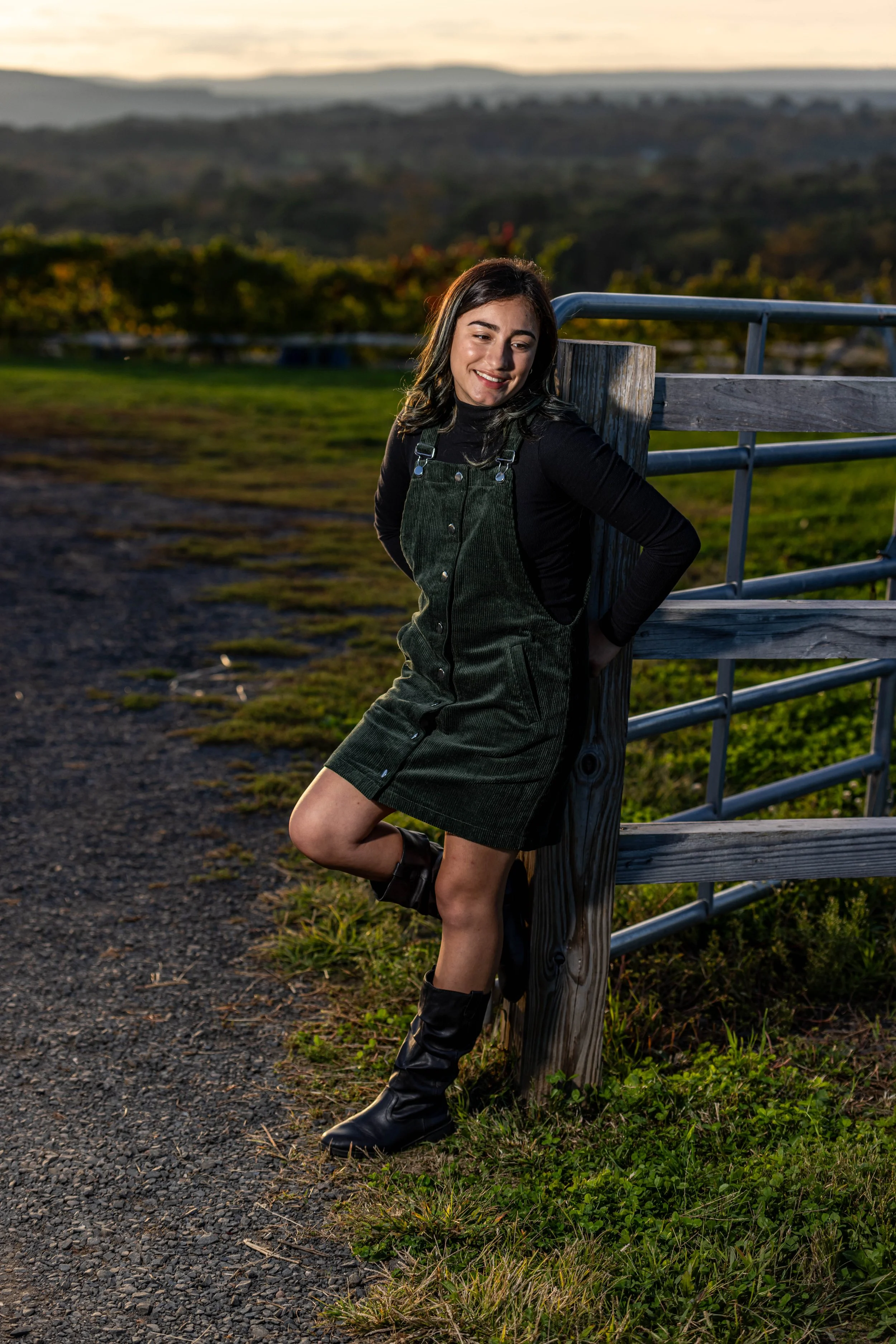 Bianca Senior photos photos LH 2023-121.jpg
