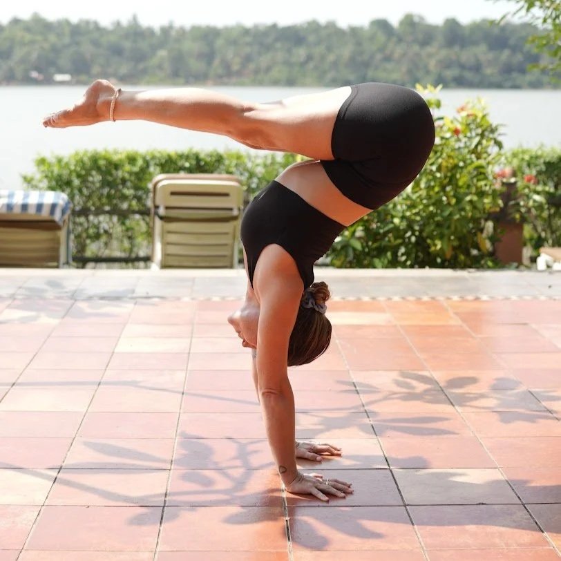 KERALA+HANDSTANDS+2.jpg