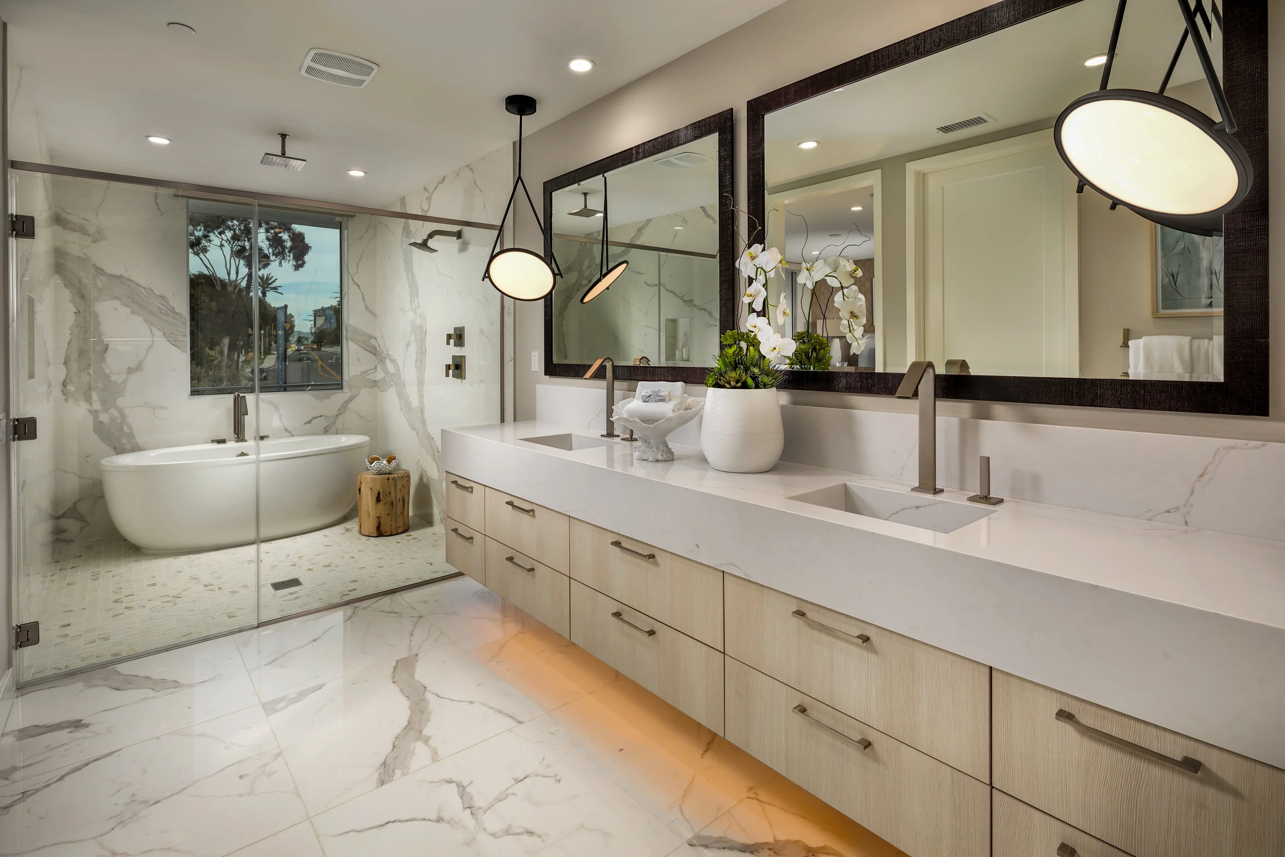A Master Bath experience to yearn for.