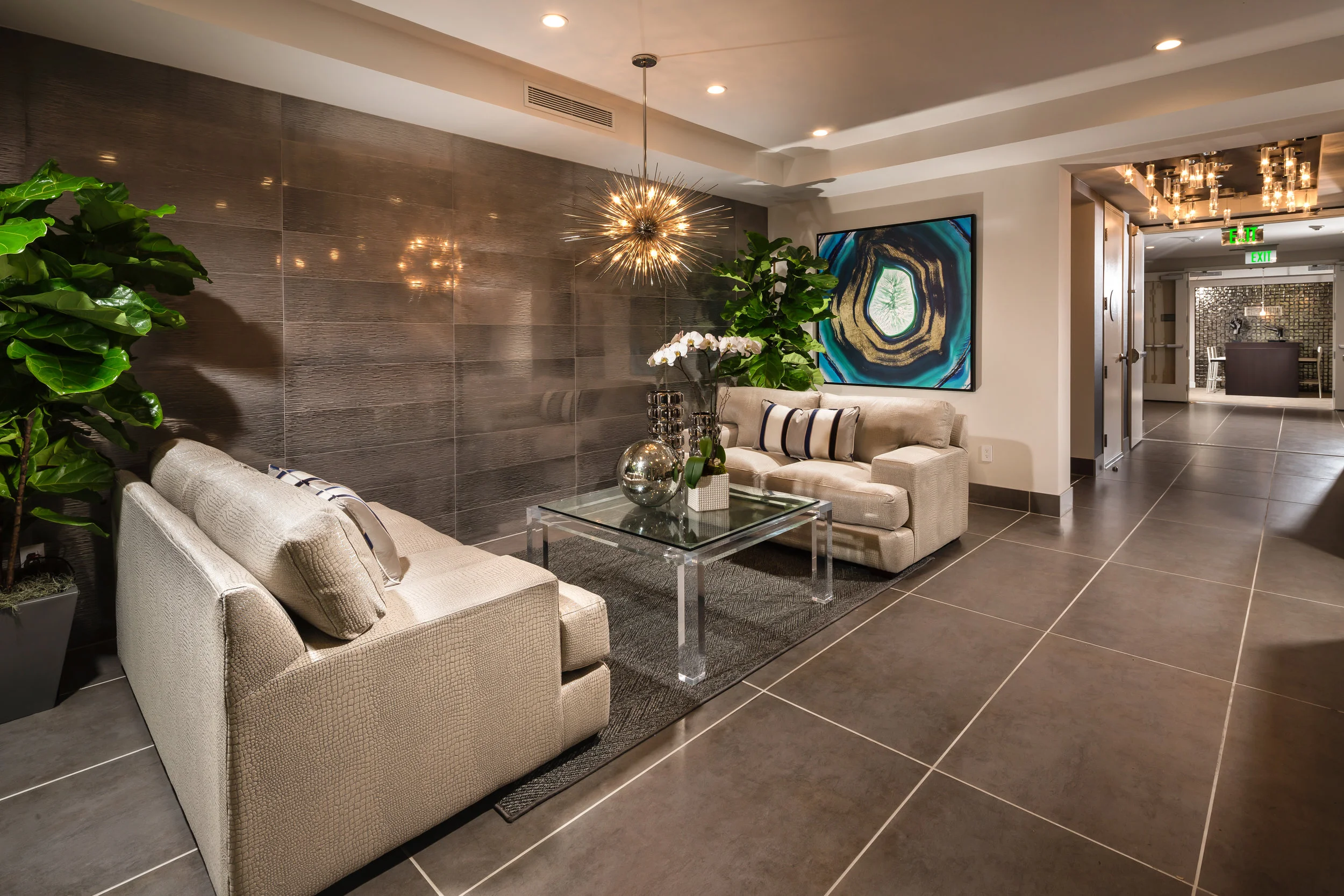 5- Etco_460_Palm_Lobby.jpg