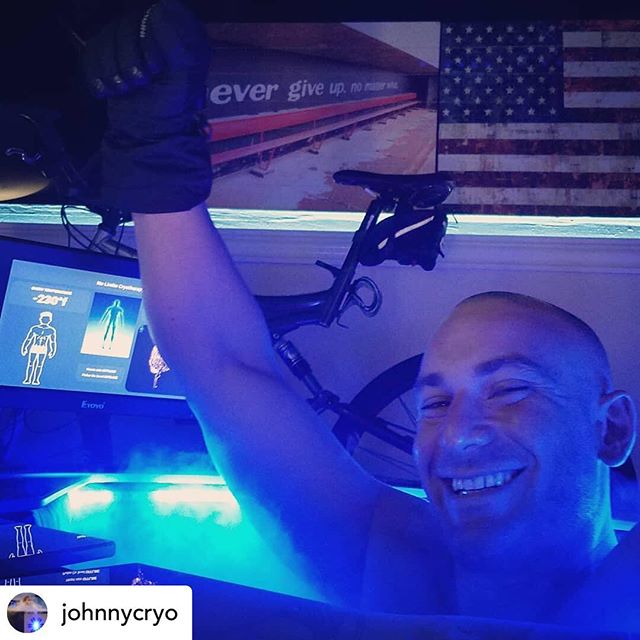 FRIDAY FELLIN... @johnnycryo Jeff Thomas @jt_trainer came into #nolimitscryotherapy for #recovery after his #jujitsu tournament! #athletes that engage in #wholebodycryotherapy will bounce back from workouts 50% faster then non #cryo user's. #mma #box