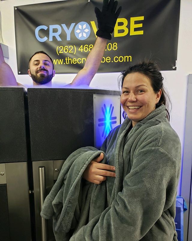 chili vibes 🥶 at @cryovibe #cryotherapy #wholebodycryotherapy #cryoinnovations #cryotherapychamber #cryovibes #cryo