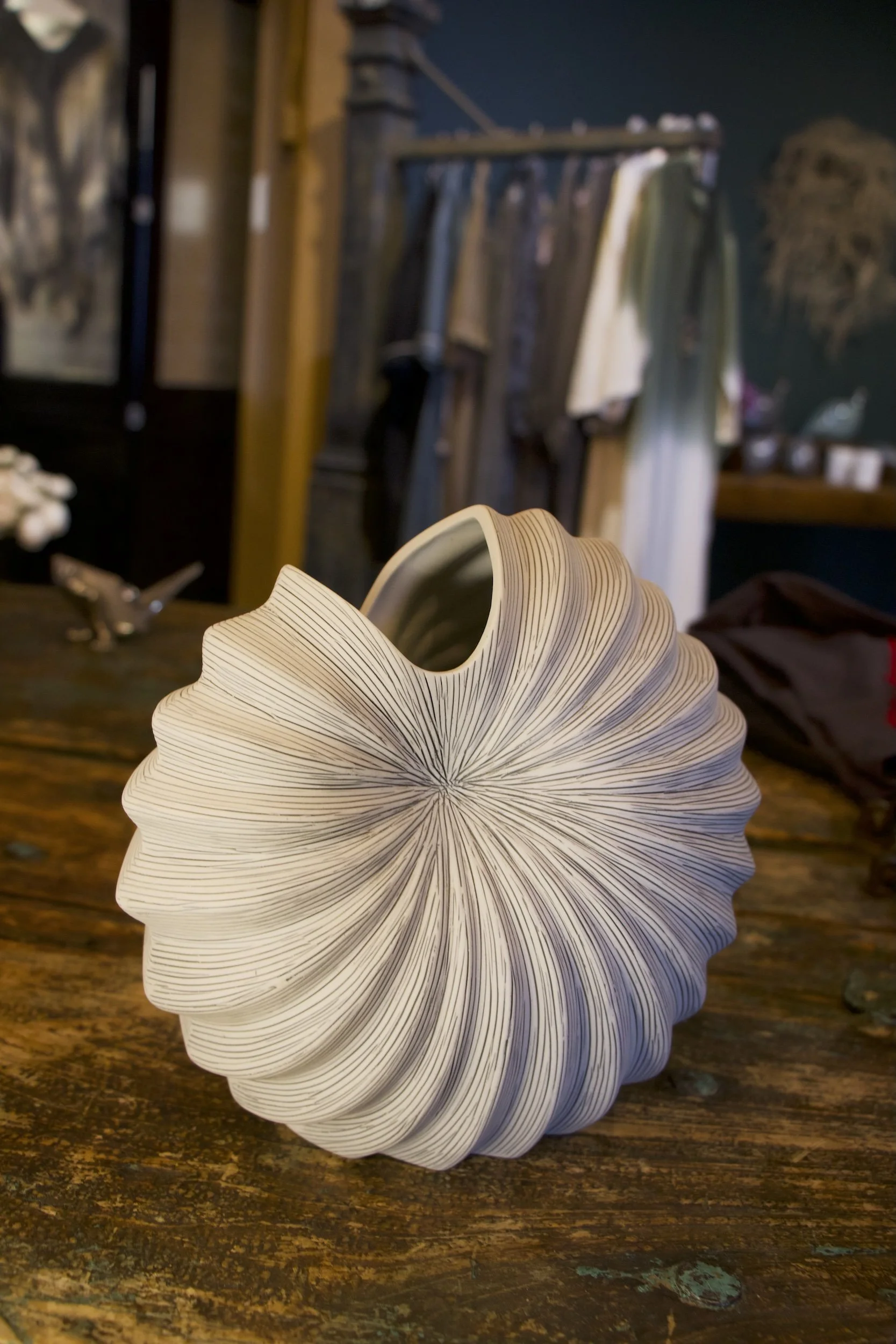 Medium Shell Vase 1.png
