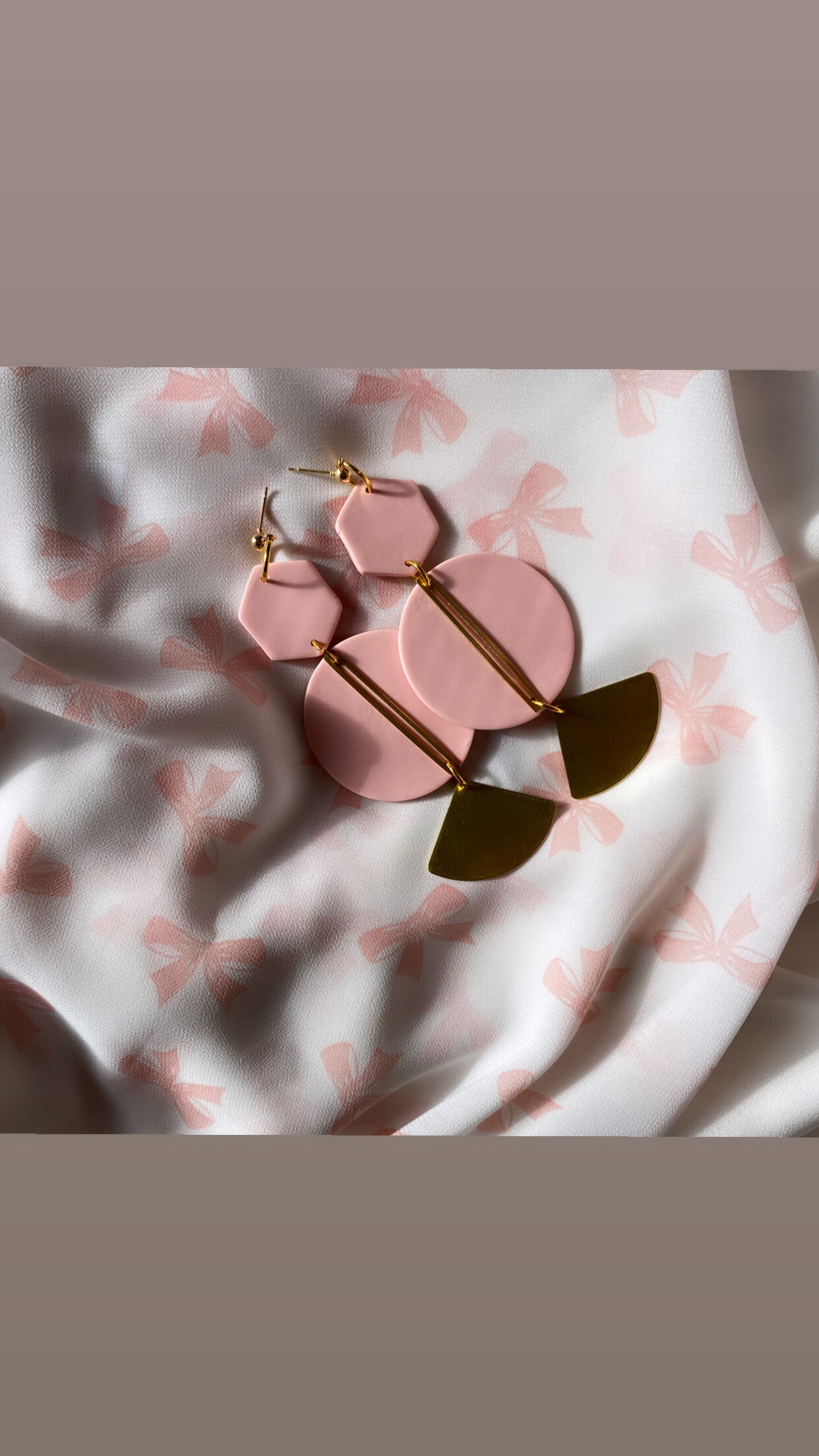 2C4F8B84-E72C-4F6B-9253-CFB4660F091C