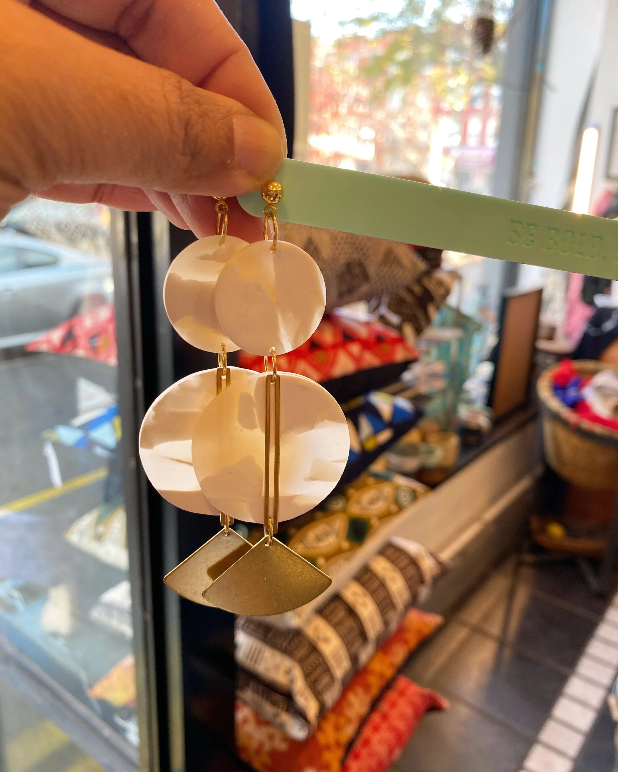 E385551C-57D3-4324-9D3E-E6011806AE2D