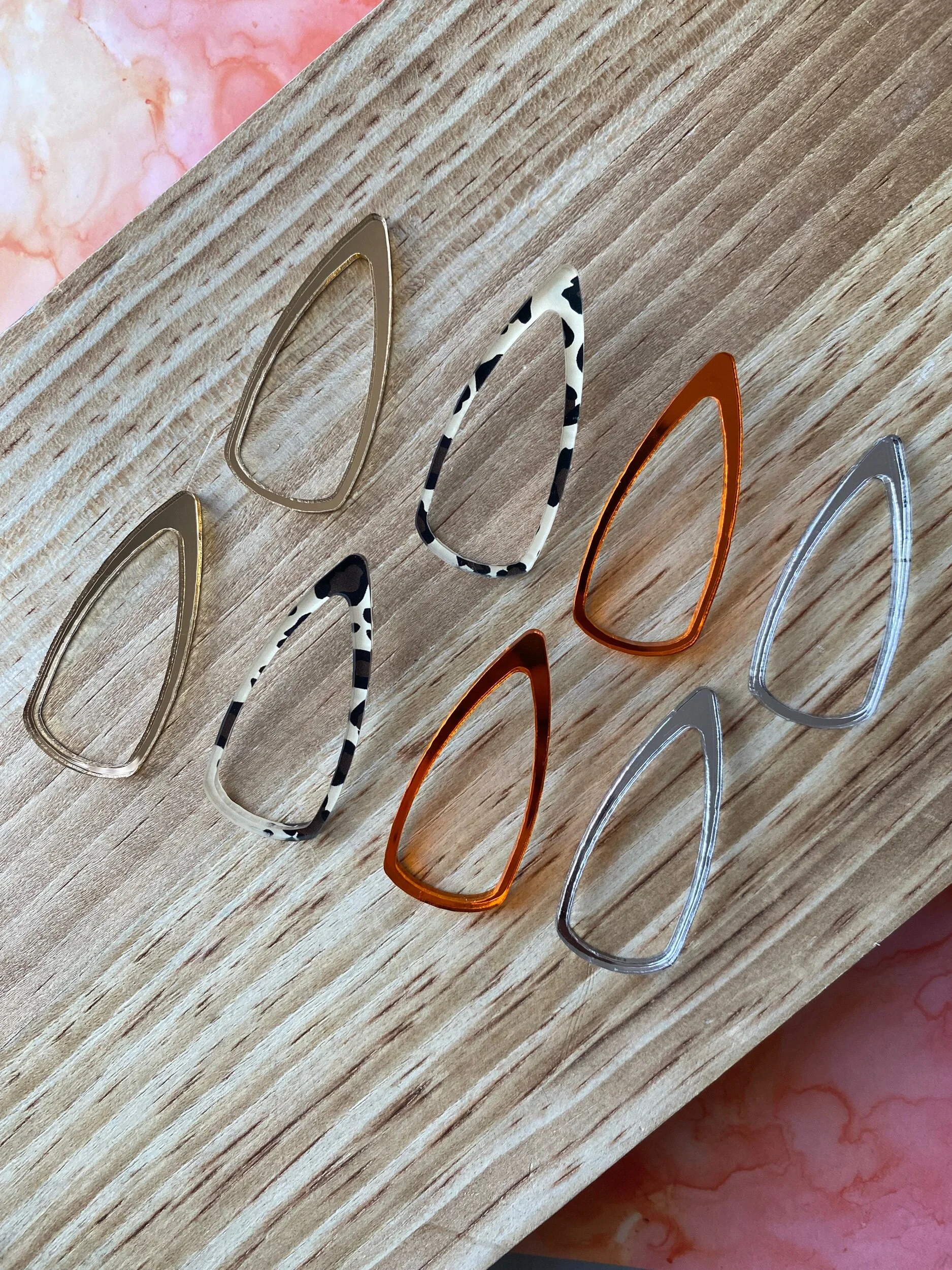 8AA18411-2200-4132-8FBC-010805D4250C