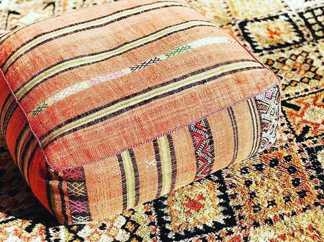 #morocco #amazigh #california #ojai #interiors #interiordesign #interiorinspo #homedecor #homegoods #flashesofdelight #interiorstylist #vintagestyle #abmtravelbug #wanderlust #boho #bohochic #bohodecor #textilelove #textiledesign #la