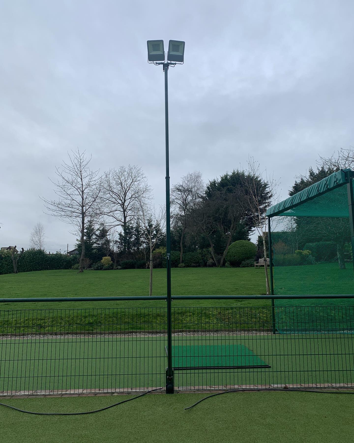 Post instalation shots of our fully retractable unit. 

Enquire today to see how we can help! https://www.dacalighting.co.uk/ 

#tennis #led #sportlight #uk