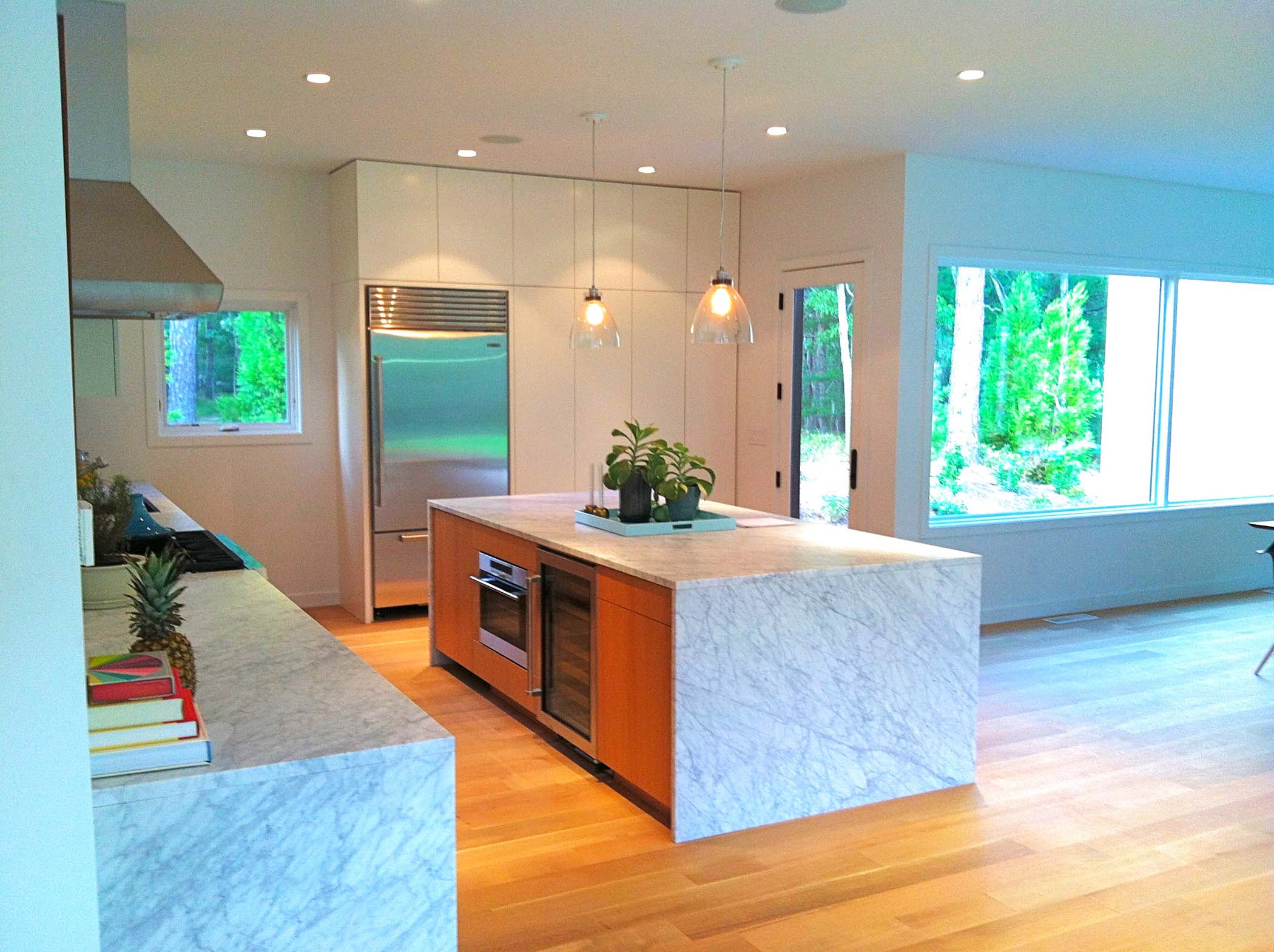 kitchen_marble_oak.jpg